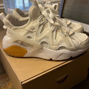 Women Nike Air Huarache Craft size 8 (25cm) Lightly worn